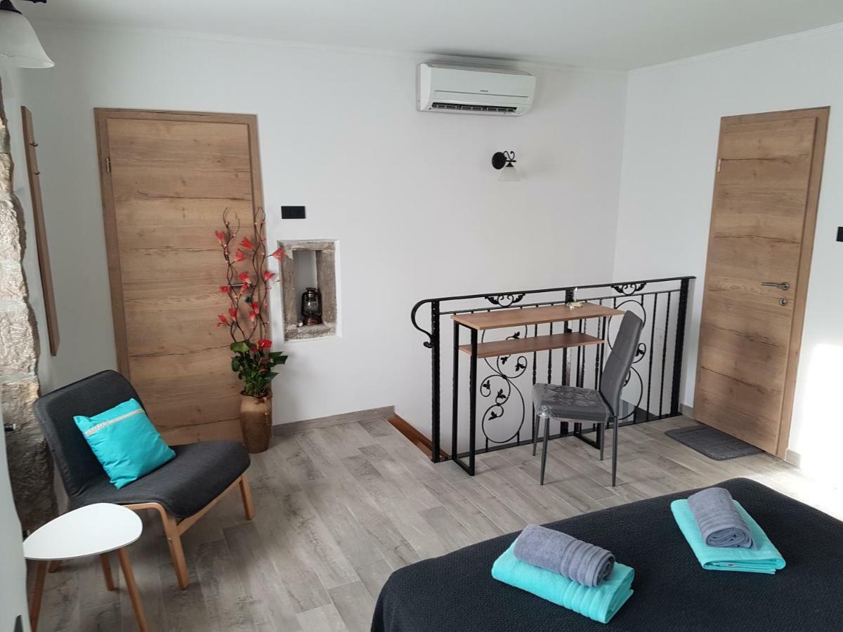 Villa Kos Lupoglav  Bagian luar foto